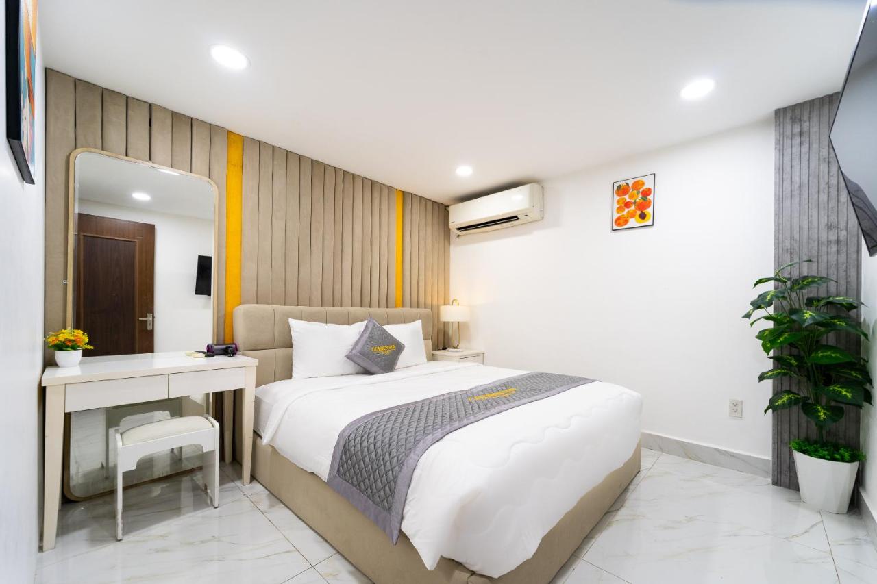 One-Bedroom Deluxe Apartment