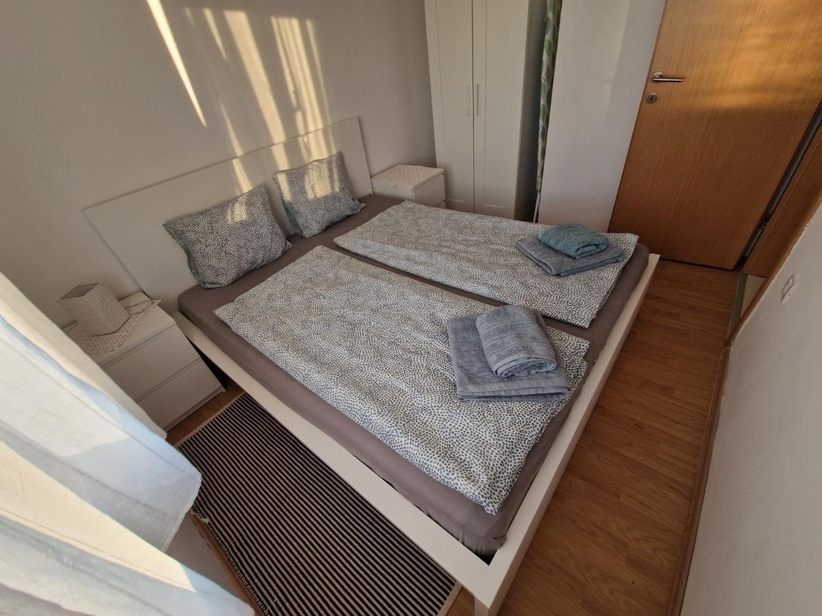 Appartamento con 2 Camere da Letto e Vista Giardino 
