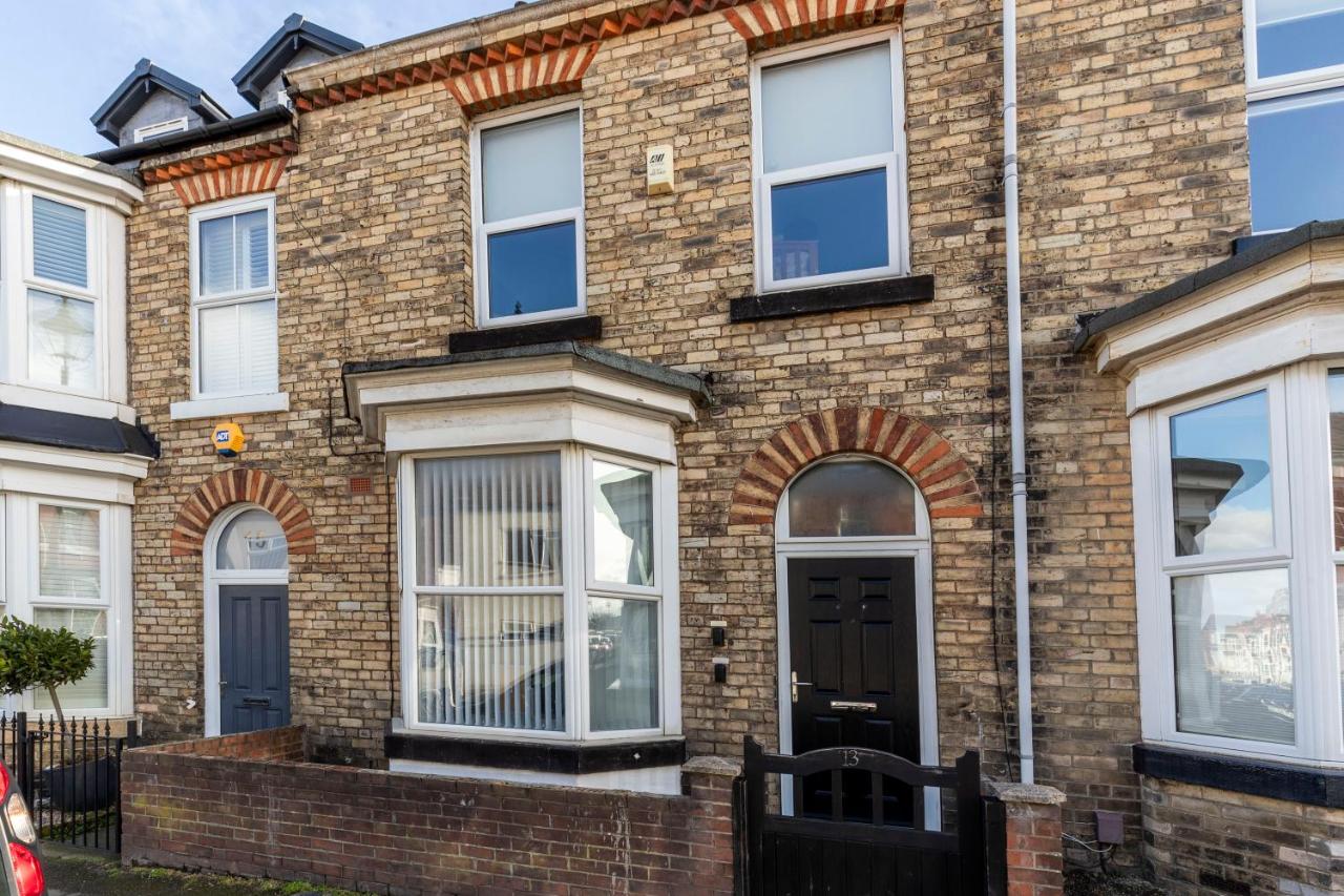 Central Saltburn 2 bed family apartment - Chambres d’hôtes