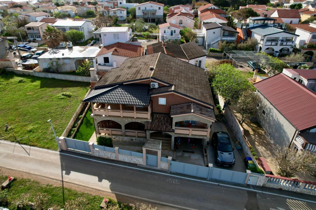 Apartment Larus - B&B