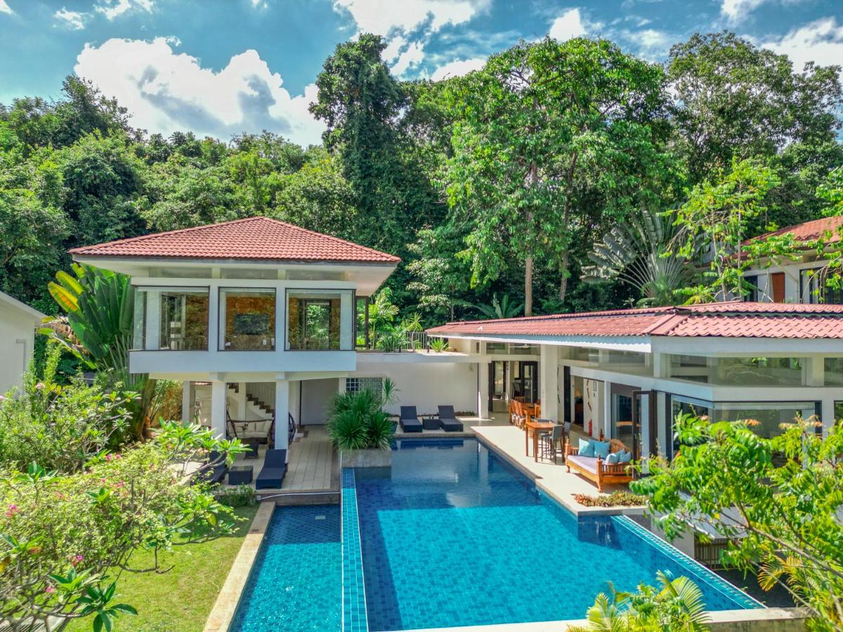 Villa 4 - Luxury Private Pool Villa - Bed and Breakfast Pantai Cenang
