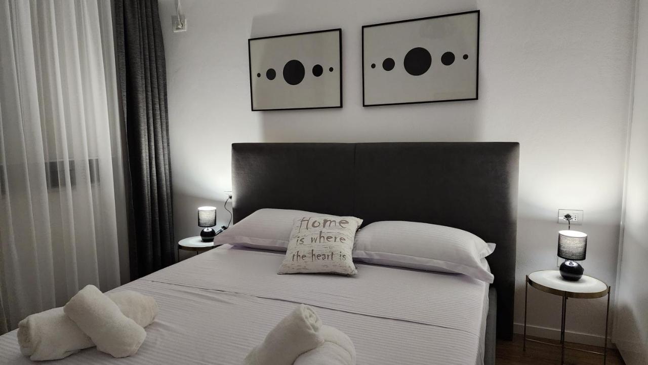 The Snug Retreat - Central stay Apartment Tirana - B&B Tirana