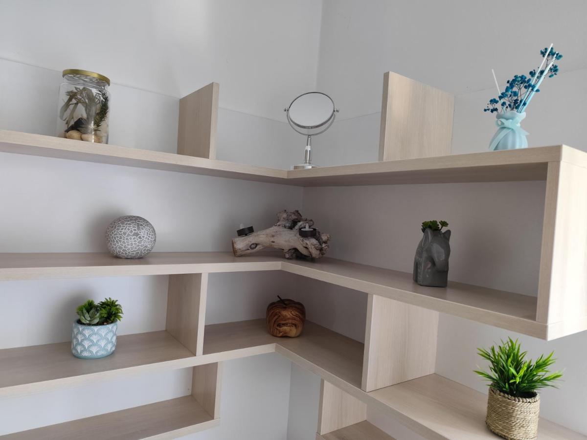 WHA White's House Apartman - Bed and Breakfast Győr