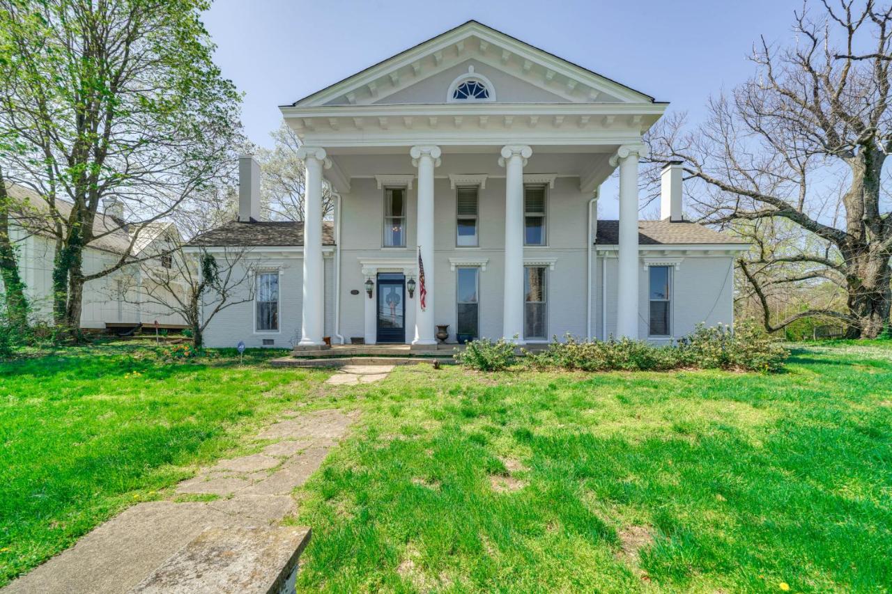 Historic and Spacious Family Home in Nicholasville! - B&B