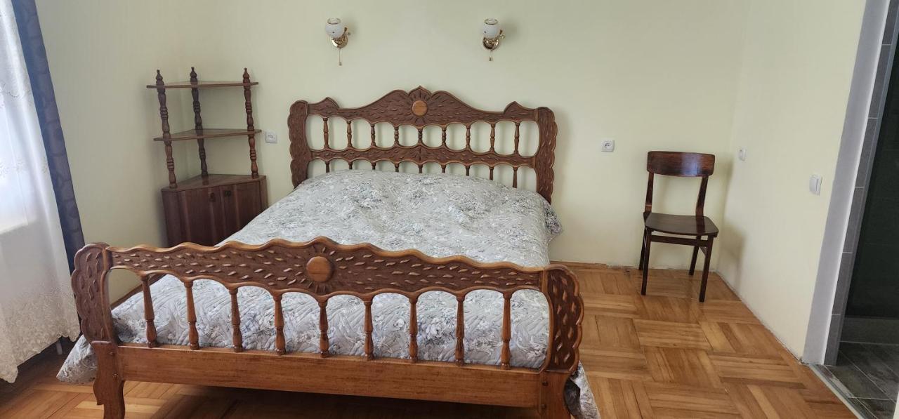 Economy Triple Room with Shared Bathroom