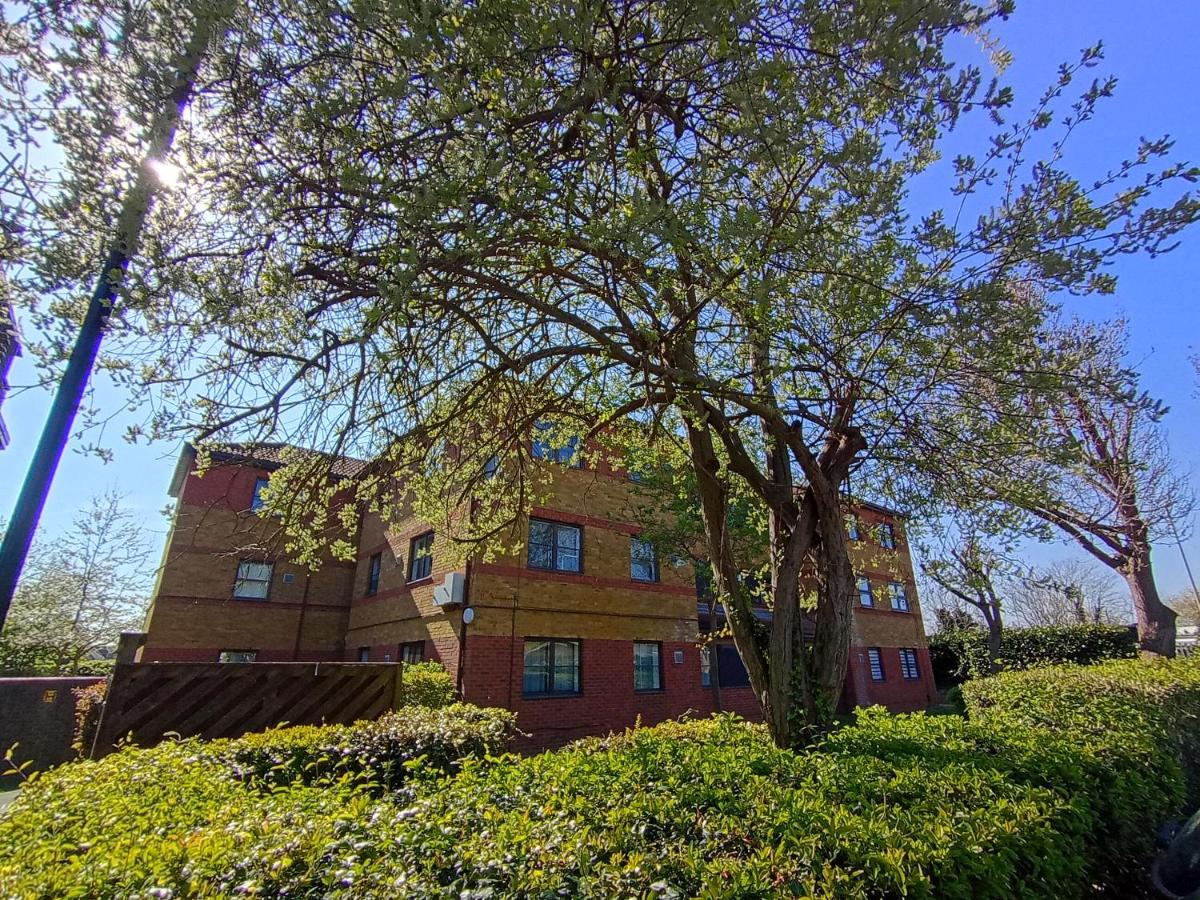 West London Apartment - Near Heathrow & Twickenham Rugby Stadium - B&B