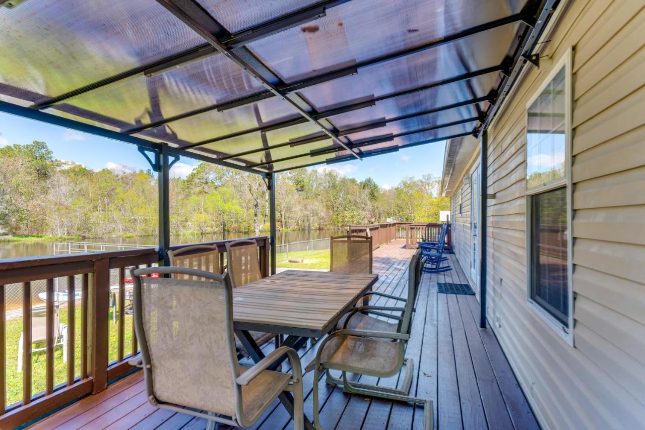Fire Pit & On-Site Fishing! Pensacola Family Home - Chambres d'hôtes Pensacola