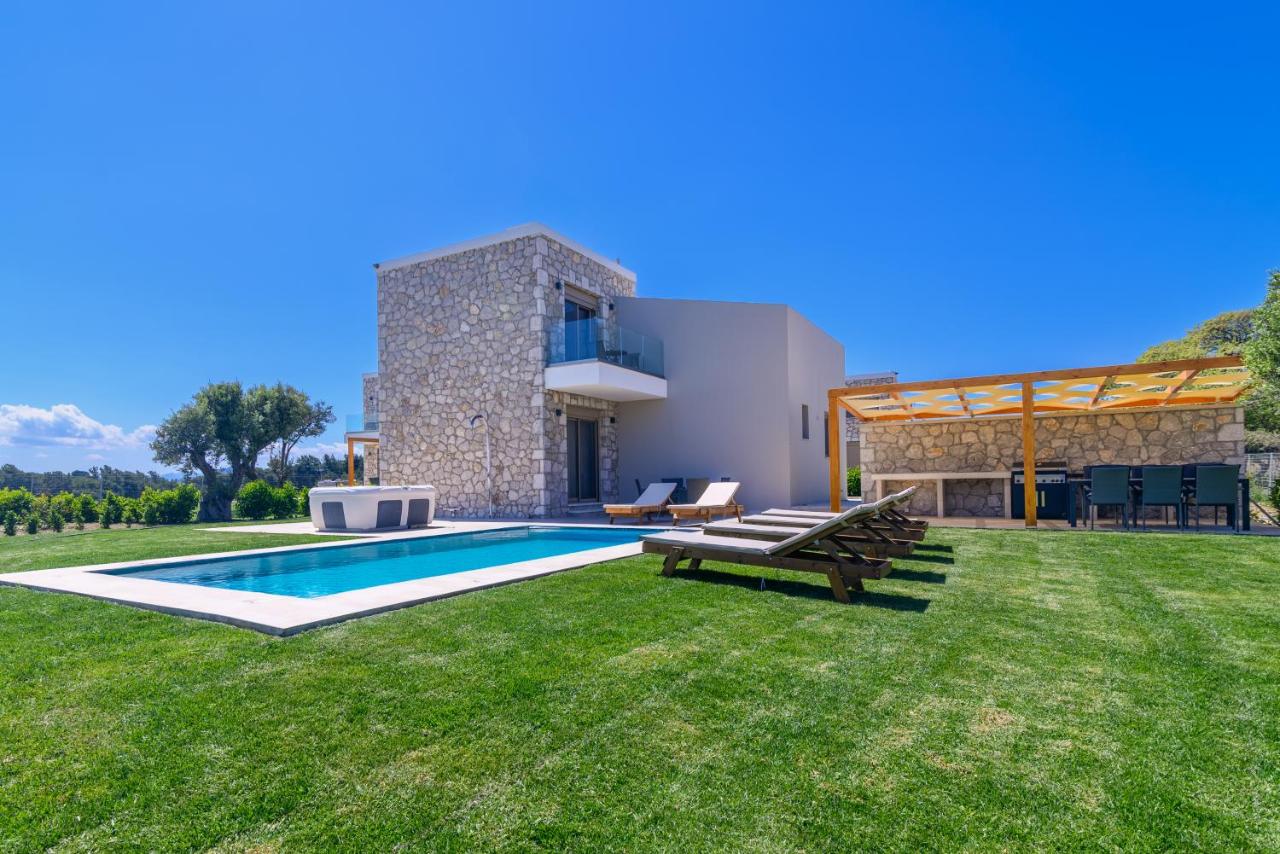 Drakos Estate - Luxury Pool Villas - B&B