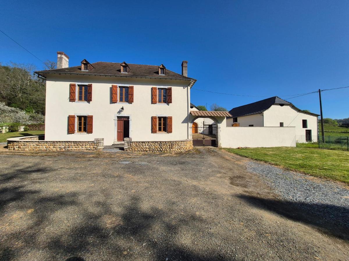 Charmante maison - Terrasse, Piscine - Près de Pau - Ferienwohnung