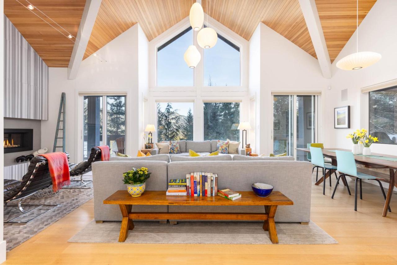 Premium 4-Bedroom Chalet - B&B Whistler