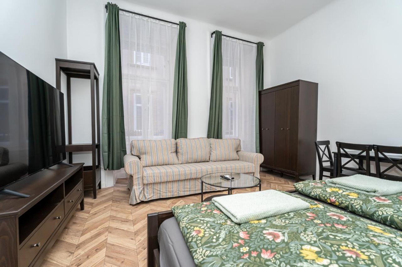 Pollack Studio - Bed and Breakfast Boedapest