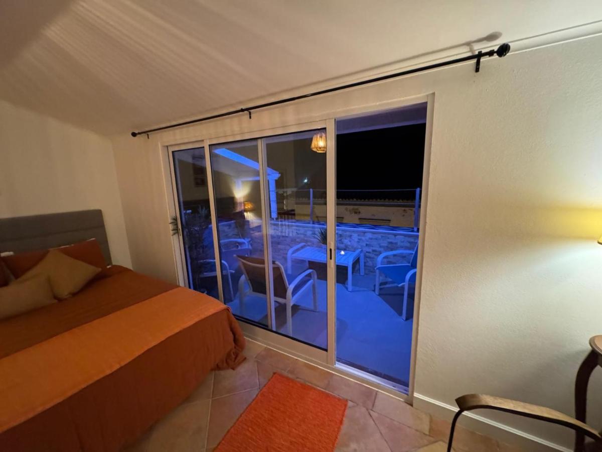 Residência Bavaria, espaço inteiro no centro de Ponta Delgada - B&B