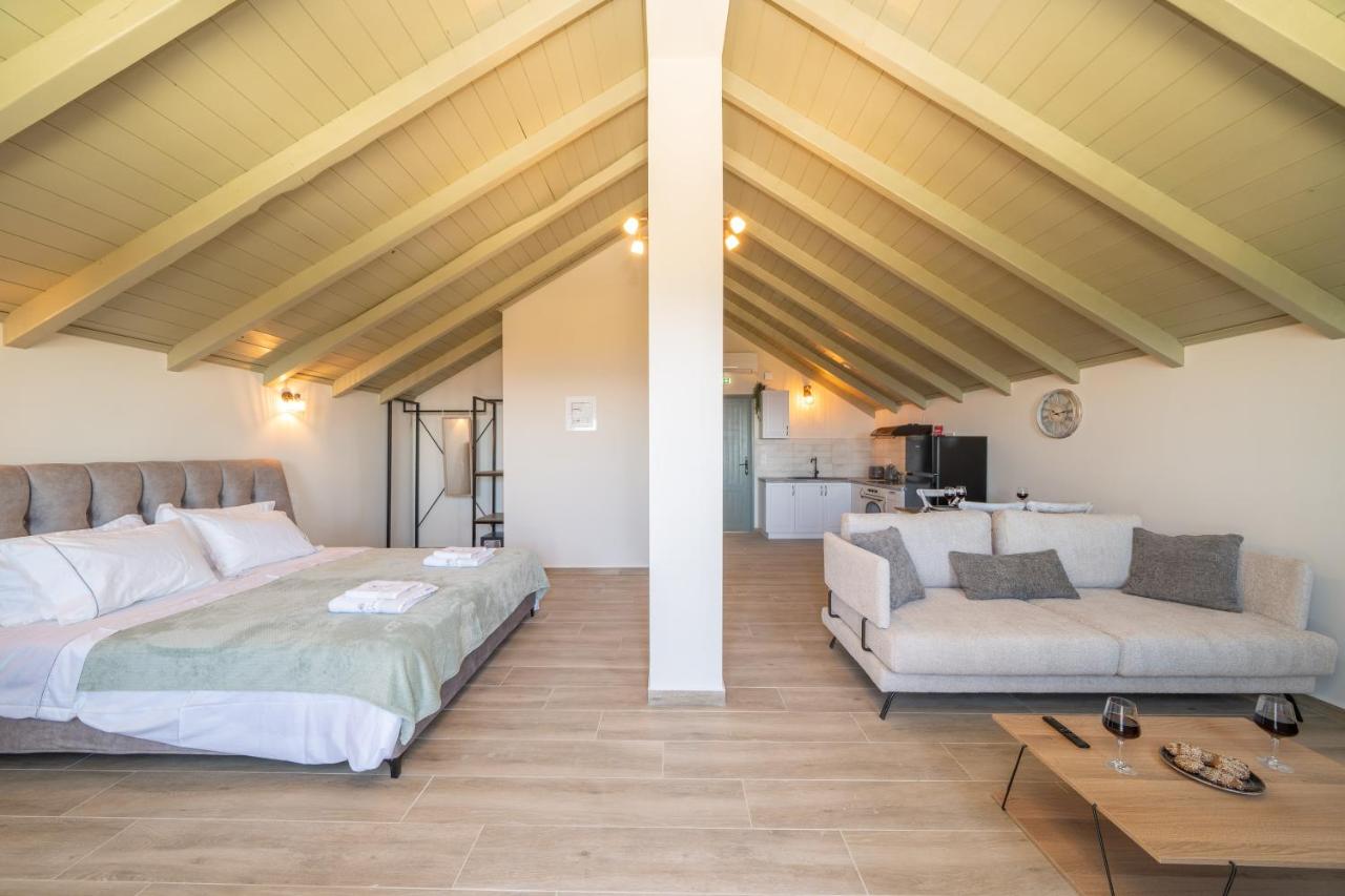 Deluxe Double Room with Balcony and Sea View