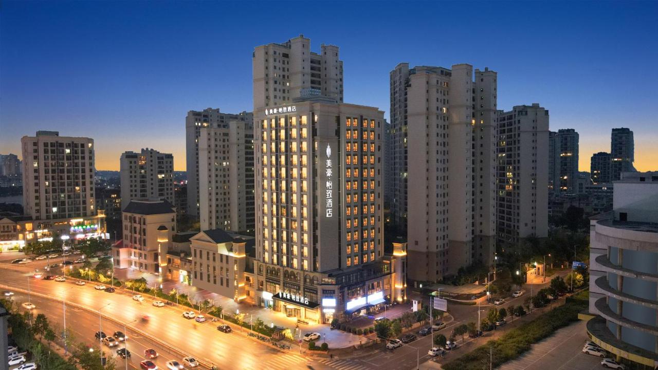 Mehood EZZI Hotel Yuxi Red Star International Plaza