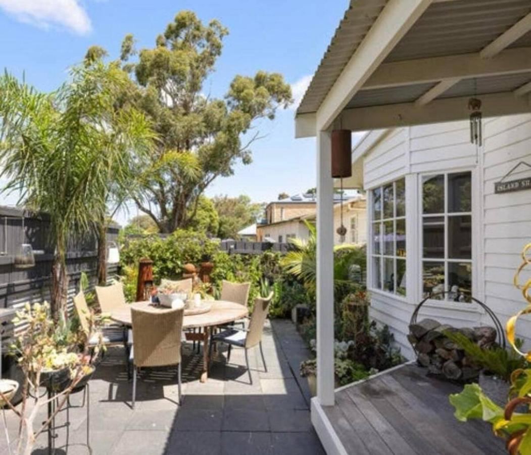 Island Shack 2BR Pet Friendly Coastal Home Near Beach in Cowes - B&B Cowes