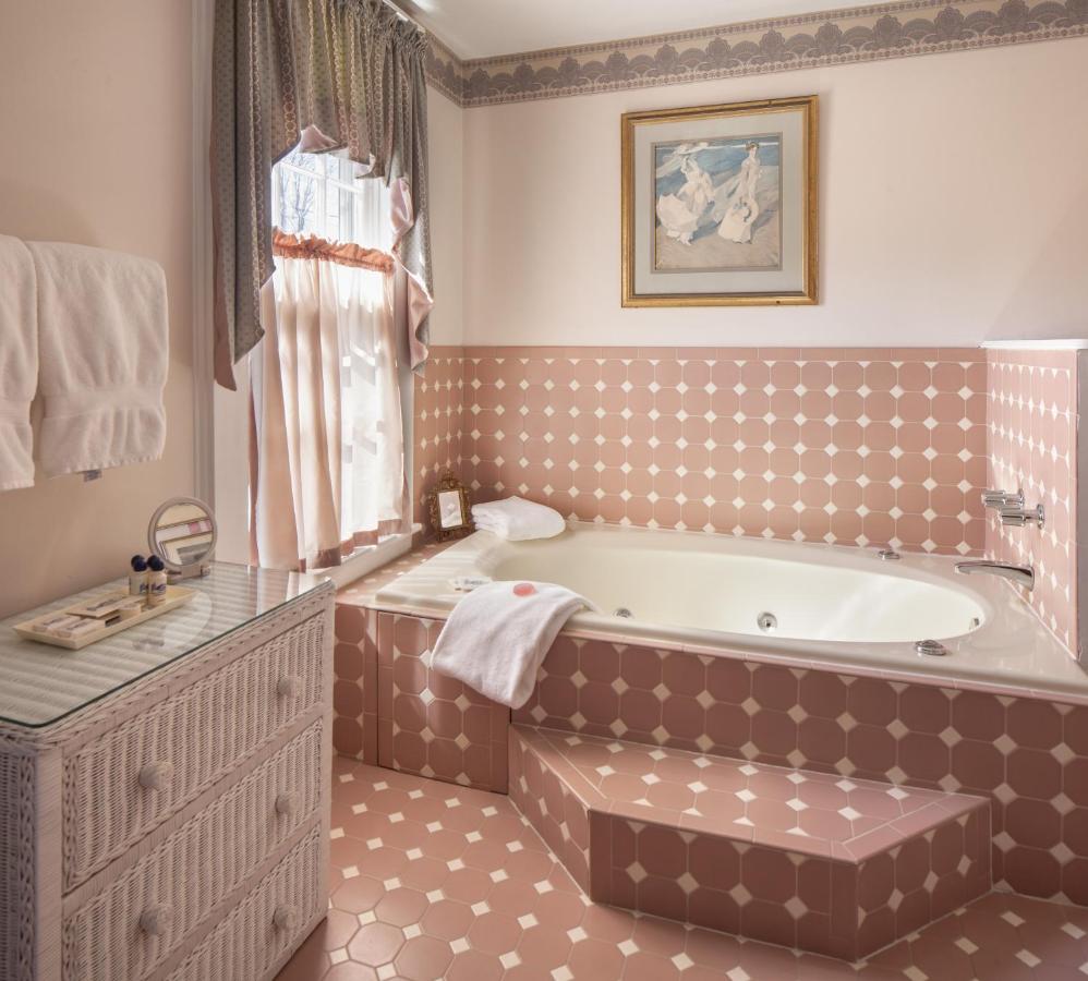 Deming Jarves Room