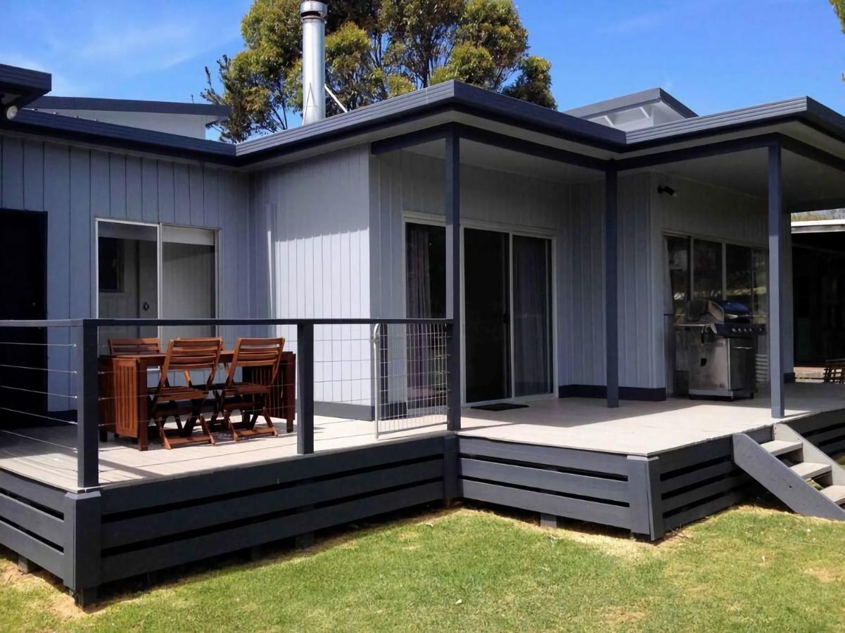 Driftwood - B&B Venus Bay