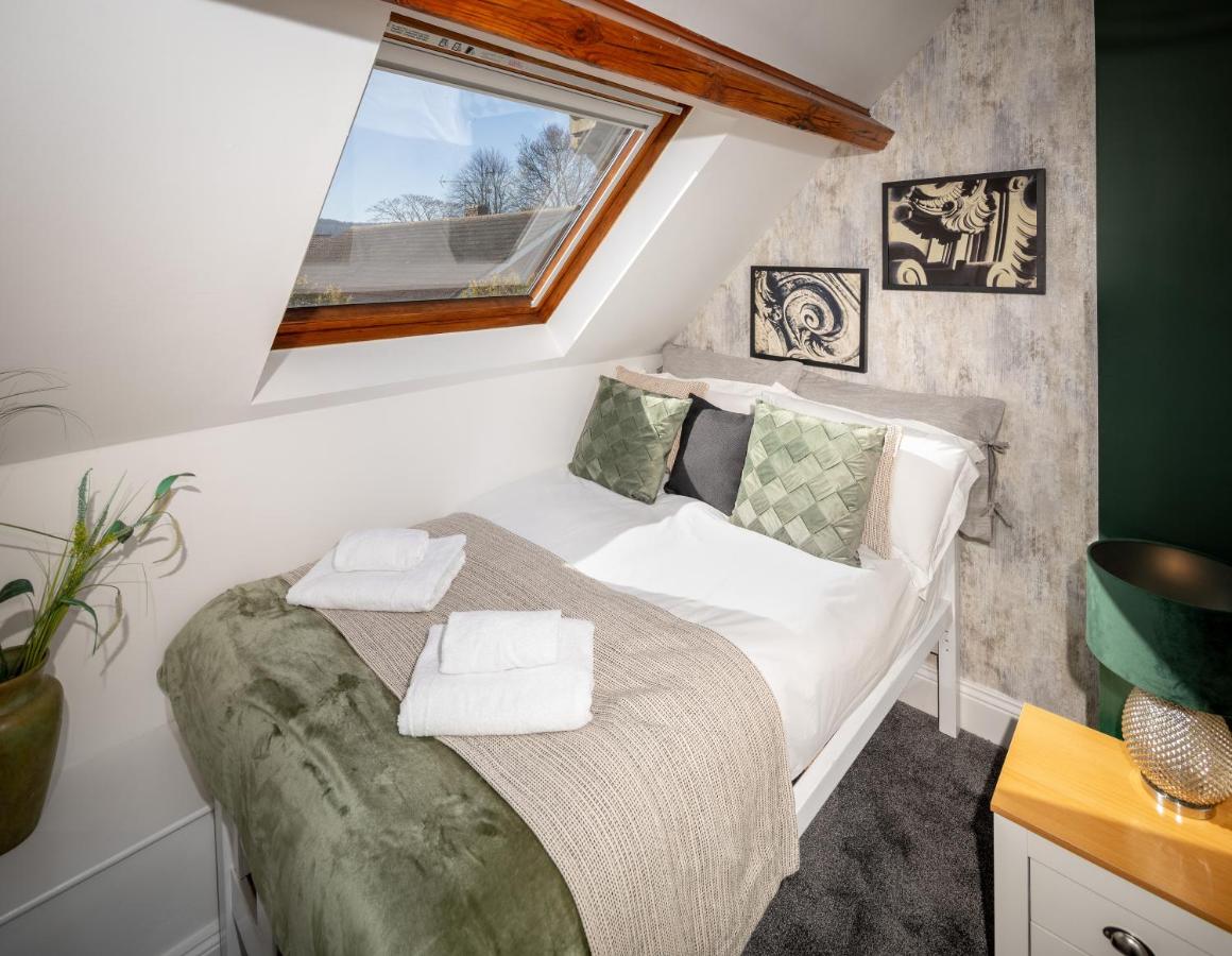 Character, Comfort and Convenience, No 5 Rosedene Mews - B&B