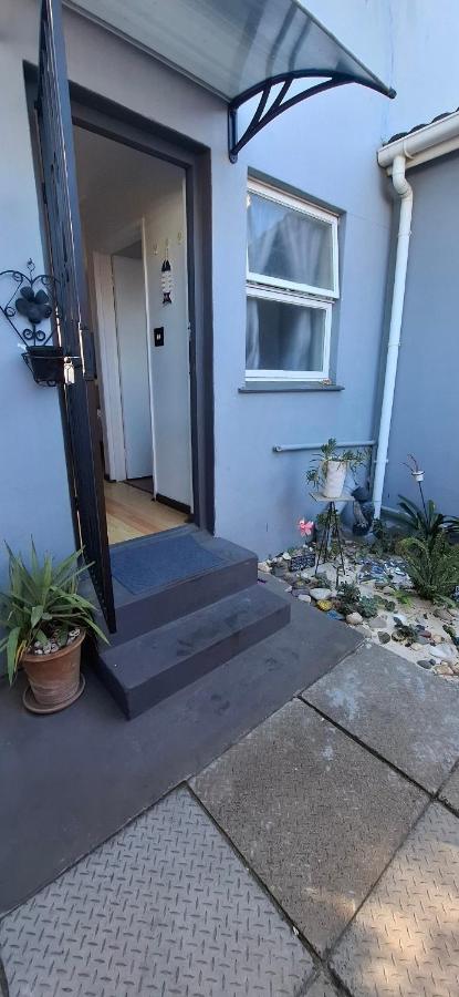 Grey Vine Cottage - B&B