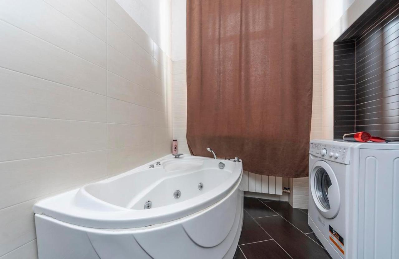 Comfortable Apartment on Mikhaylovskiy lane - B&B Kyiv