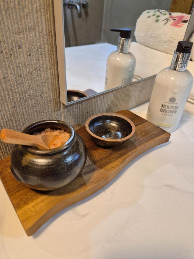 HWAYEONJAE, Private Hanok Luxury Live Tradition in Bukchon - Ferienwohnung Seoul