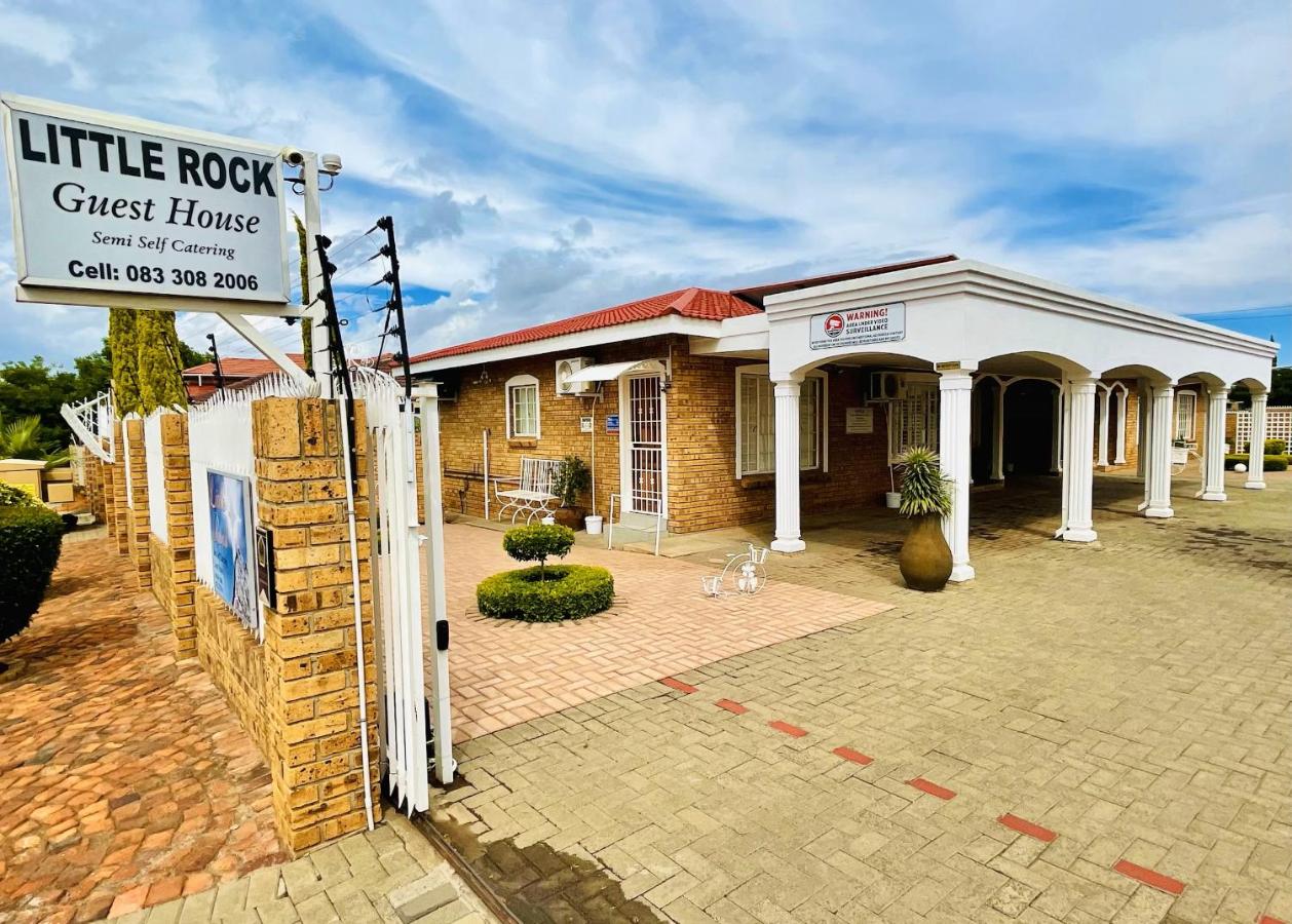 Little Rock Guesthouse - B&B Kimberley