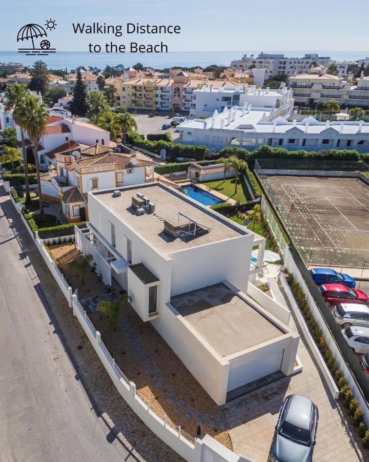Modern 5BR Villa-Private Pool-Walk to Beach & Oura-10 Guests by Misha's Place - Chambres d'hôtes Albufeira