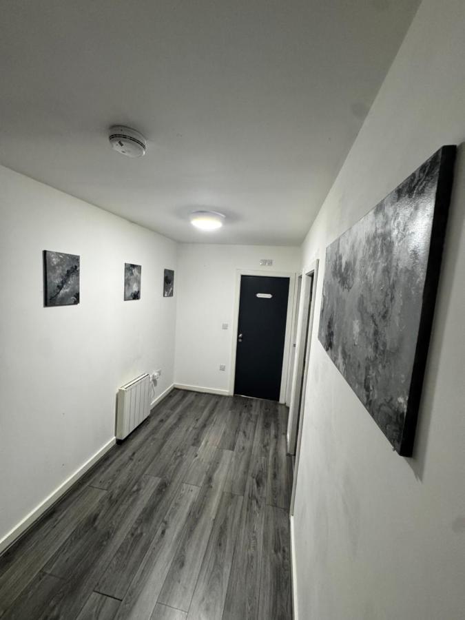 Rawson Apartments - Stylish City Centre Hideaway with 85 inch TV Cinema Room & Pool Table - Ferienwohnung