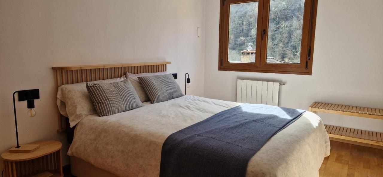 Apartamento Vega del Cares by Casas de Los Picos - Bed and Breakfast