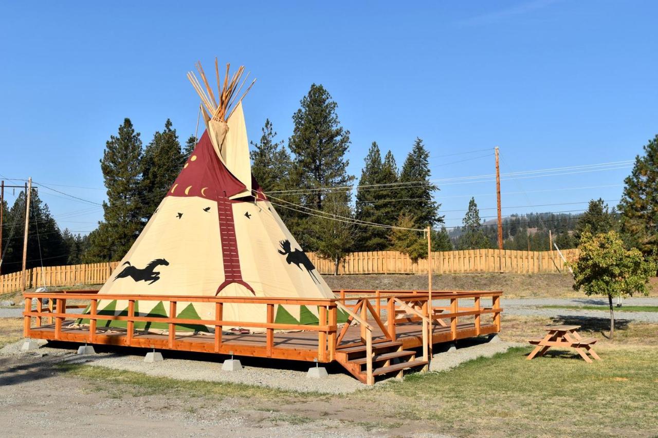 Amazing Tipi Rental for the Perfect Camping Getaway in Republic, Washington - B&B Republic