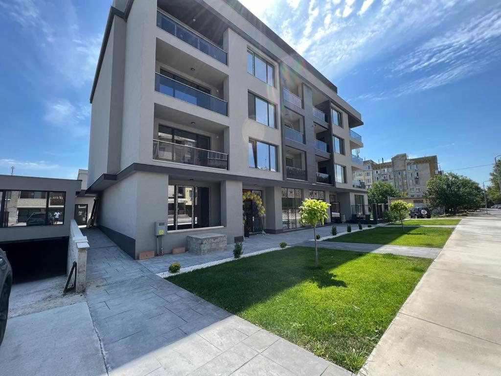 Two-Bedroom Deluxe Apartment