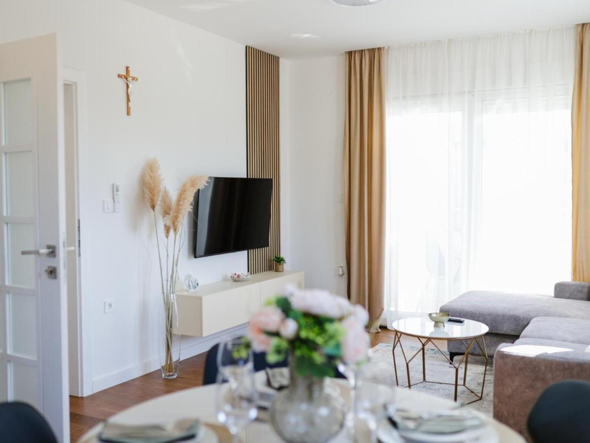 Apartamento de 2 dormitorios con balcón