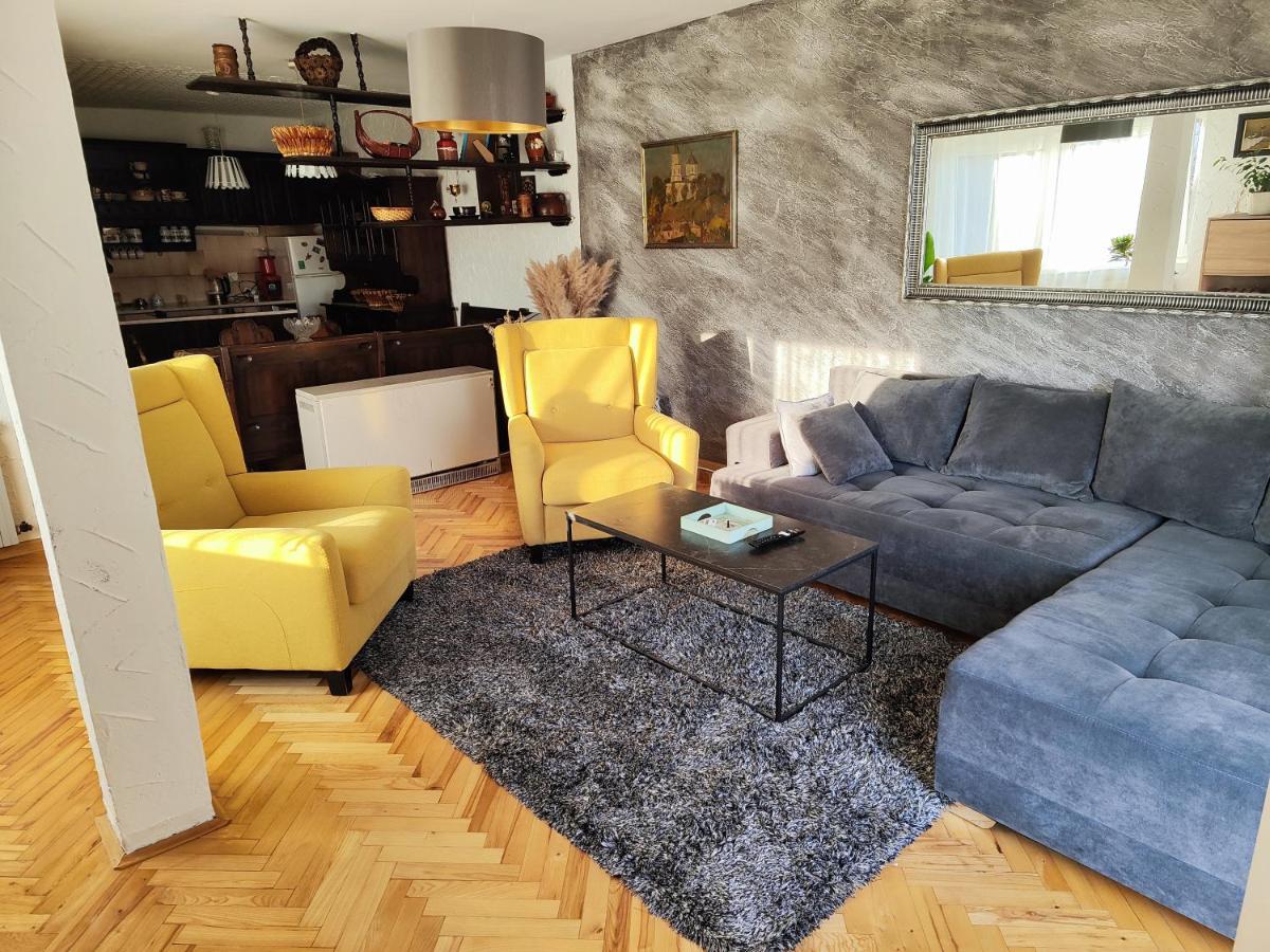 Three-Bedroom Deluxe Apartment