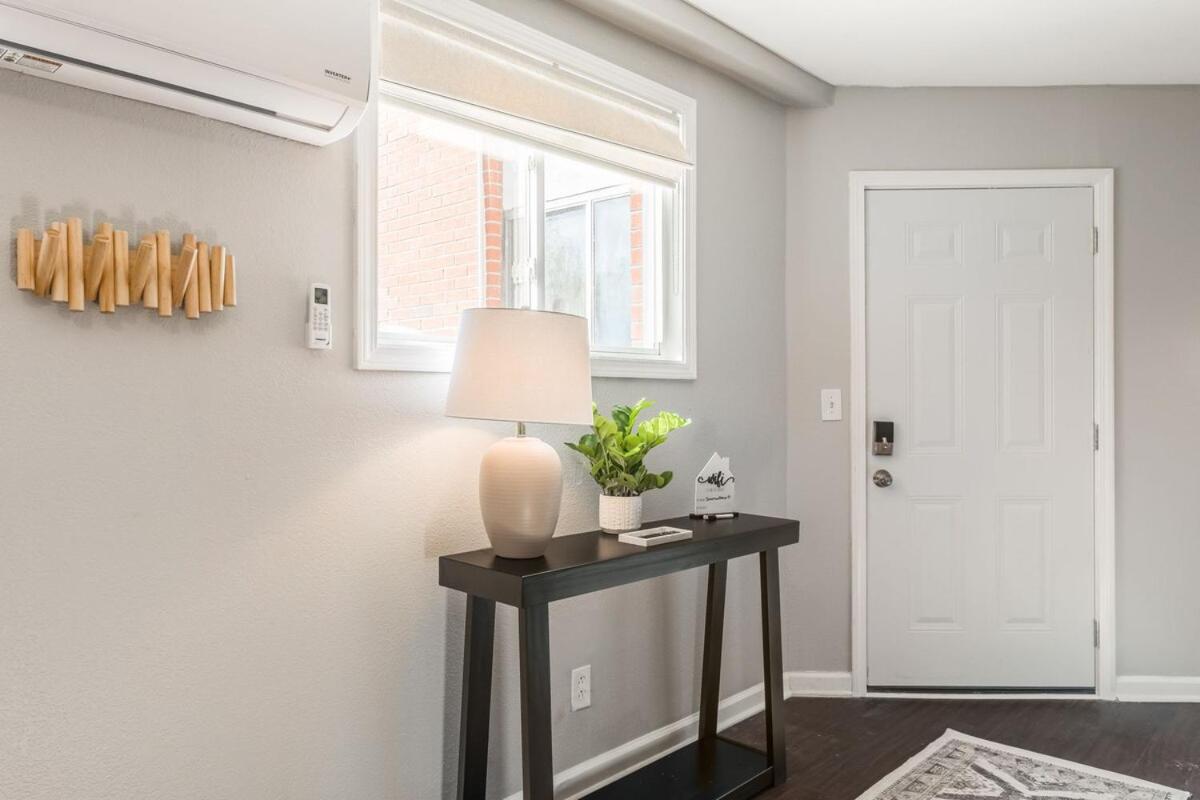 Apartment Kansas City 15mins to KCI with a KING bed and work desk - Ferienwohnung Riverside