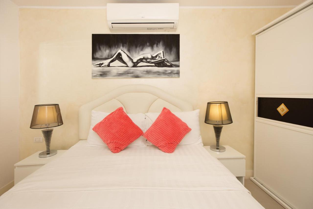 Deluxe Double Room with Balcony and Sea View