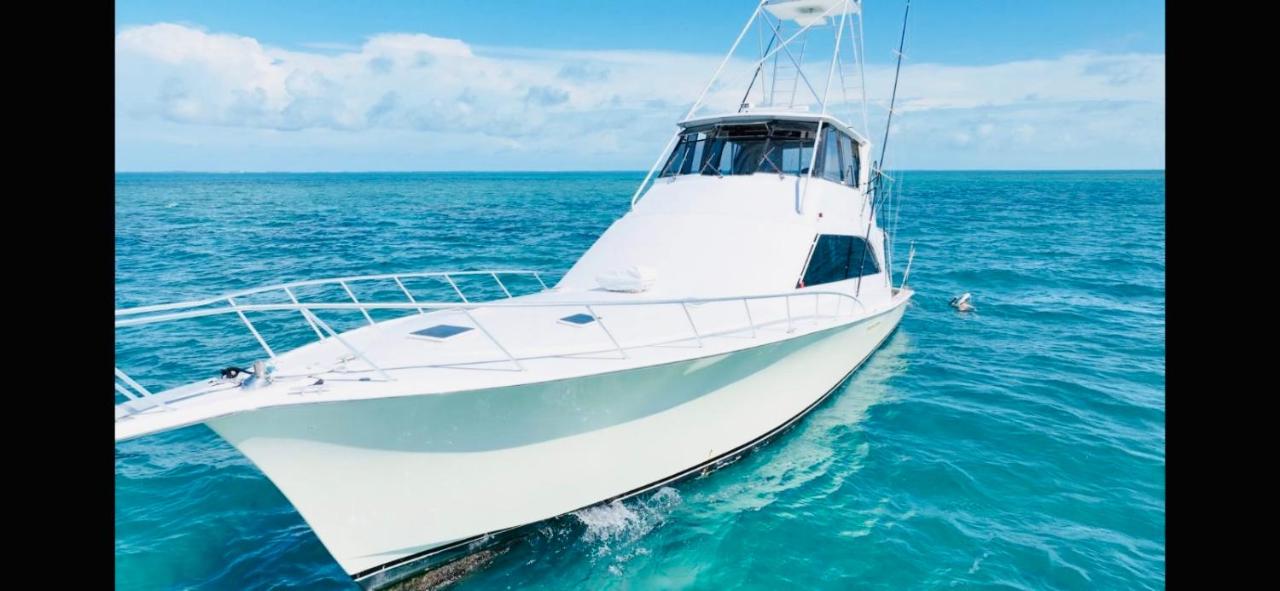 Keys Livin - Yacht Rental - B&B Key West