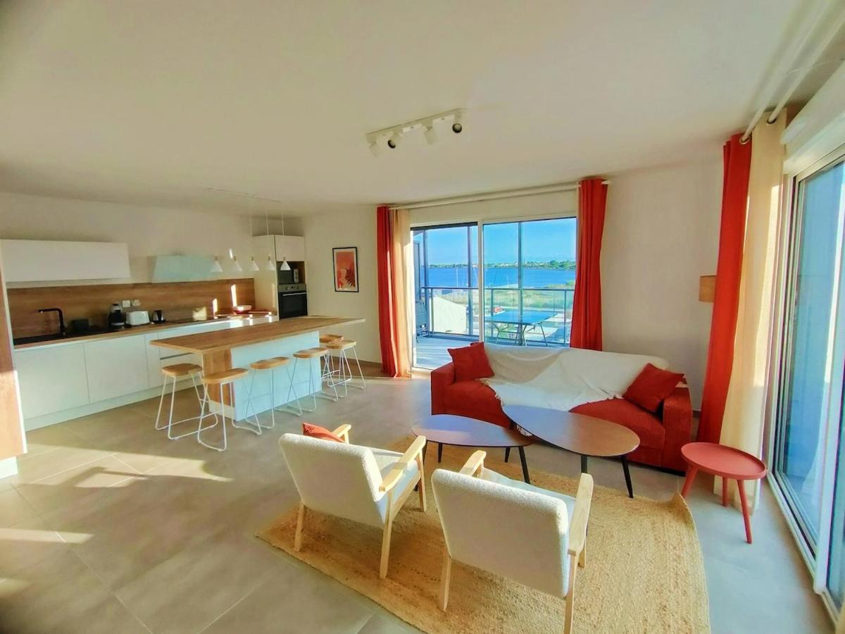 MILLESIME 5303 : Vue magnifique, spacieux, sur le Port avec parking - Ferienwohnung