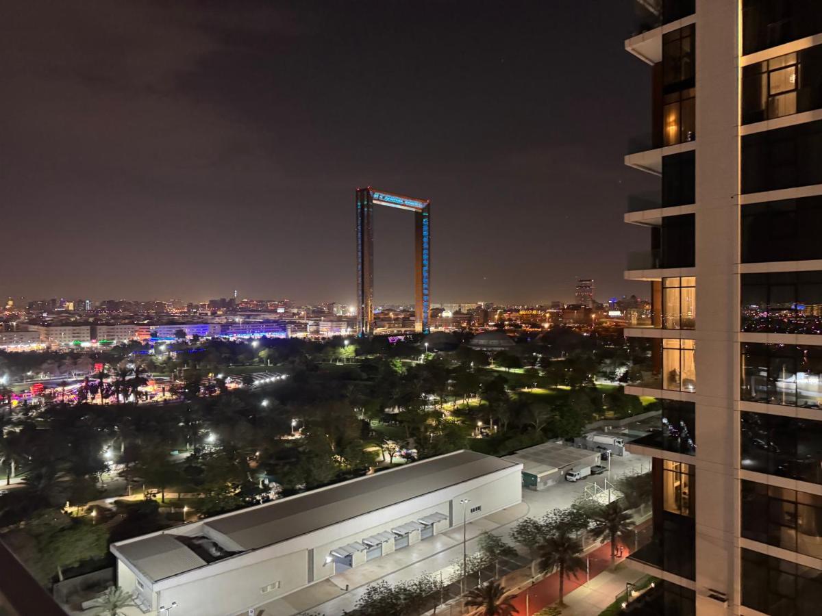 ASHRI Luxe Spacious Apt near Metro, Dubai Frame - B&B