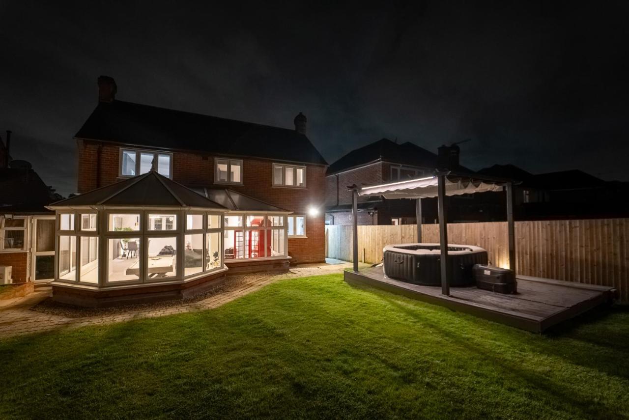 Luxury 3 bed Retreat with Hot tub - B&B Northwood