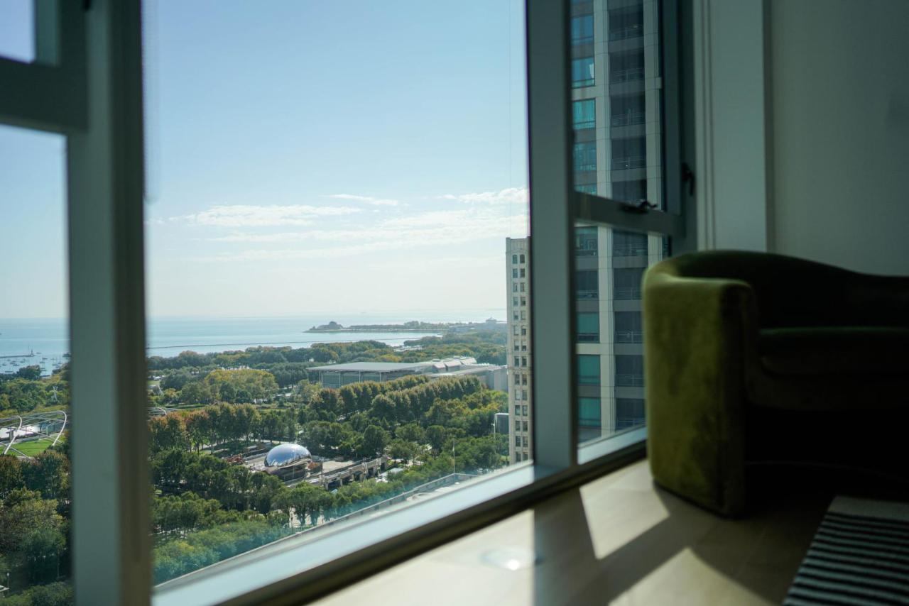 Premier Penthouses with Captivating Views of Millennium Park - Ferienwohnung