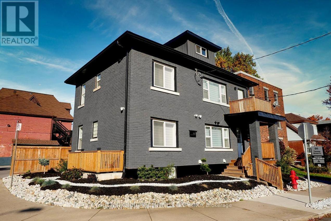 Brand New Home in Hamilton - B&B Hamilton