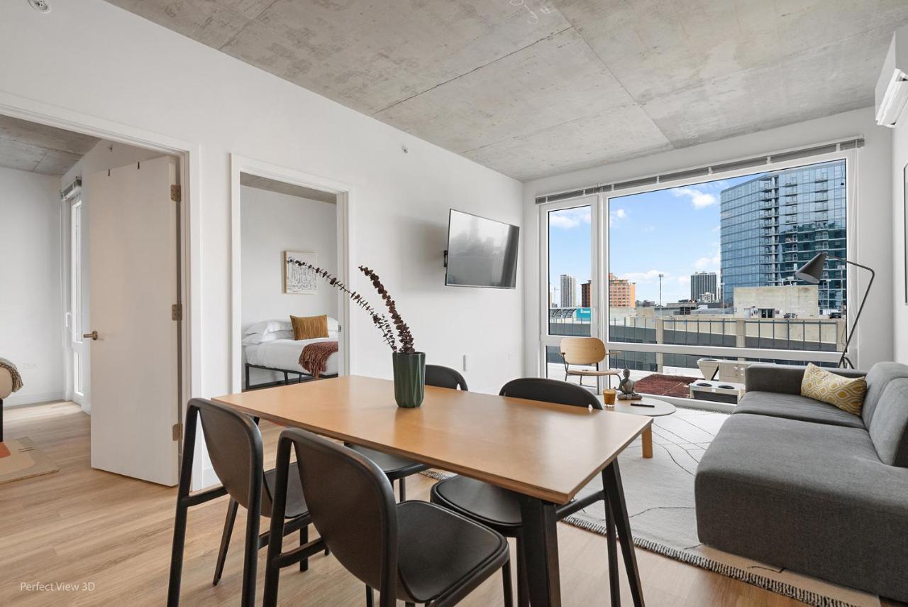 Post Chicago Getaway Ideal 4BR for Groups - B&B