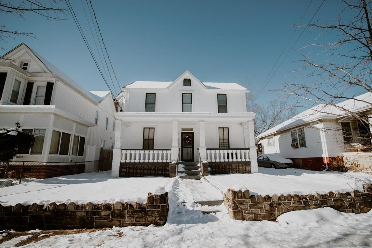 Cozy Home Driveway Parking Close to Metro! - B&B Washington