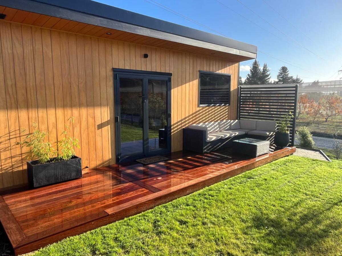 Tiny home with mountain and orchard views - B&B Cromwell