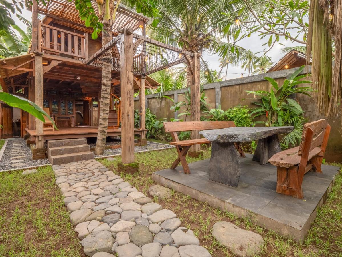 Villa with Garden View
