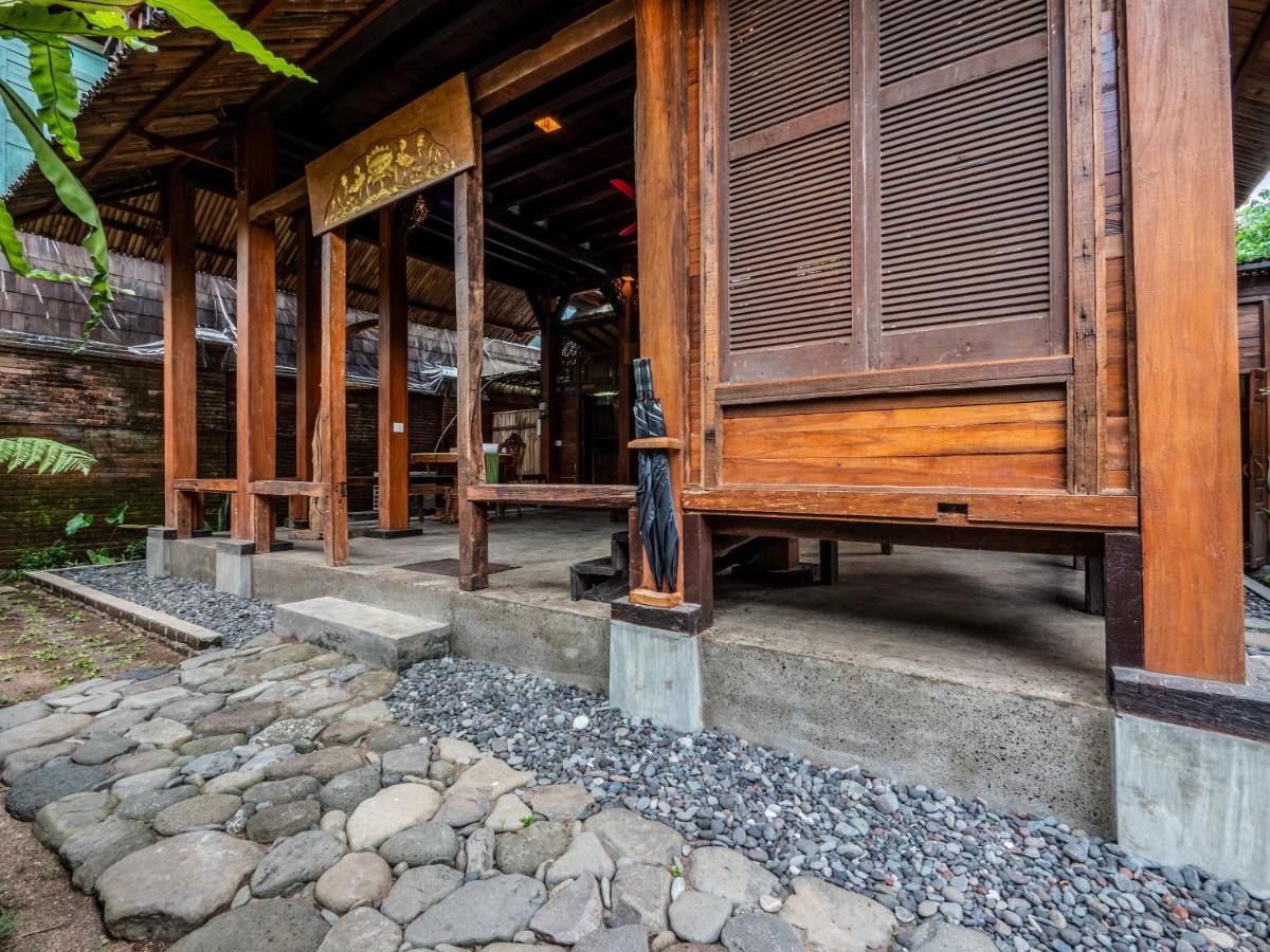 Aruna Jayanti Villa - B&B