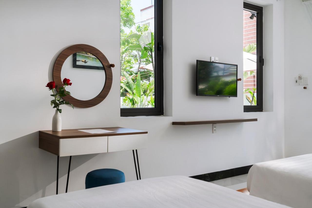 Deluxe Poolside Triple Room