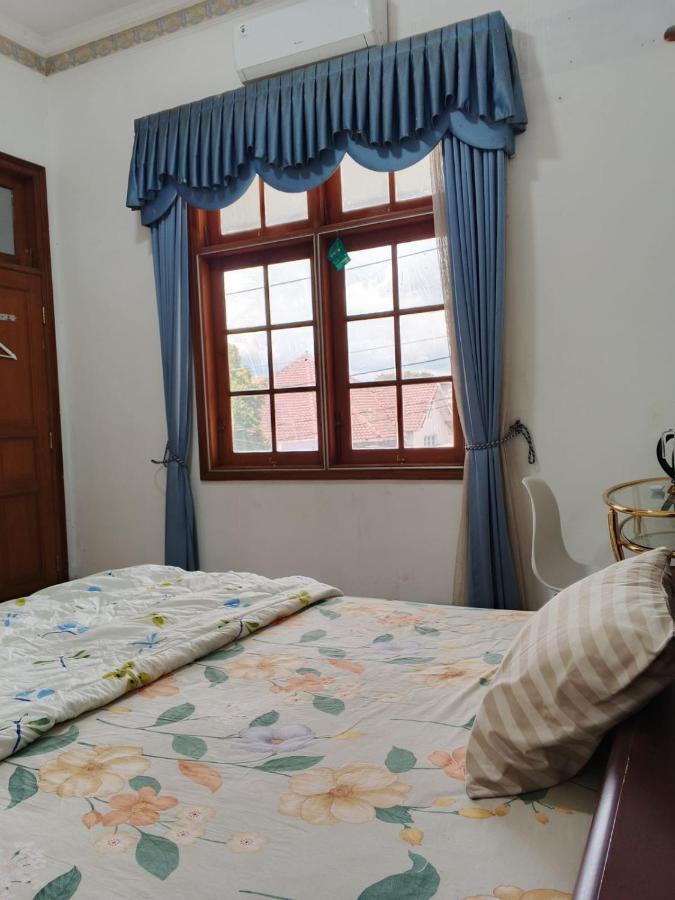 Camera Matrimoniale con Balcone (2 Adulti + 1 Bambino)