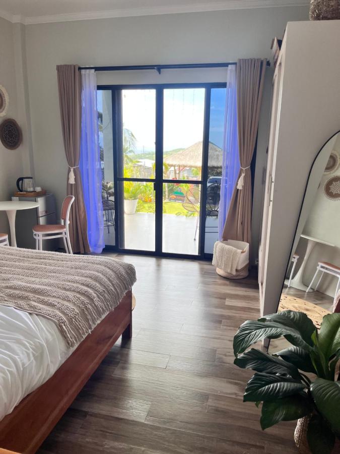 Queen Room with Pool View
