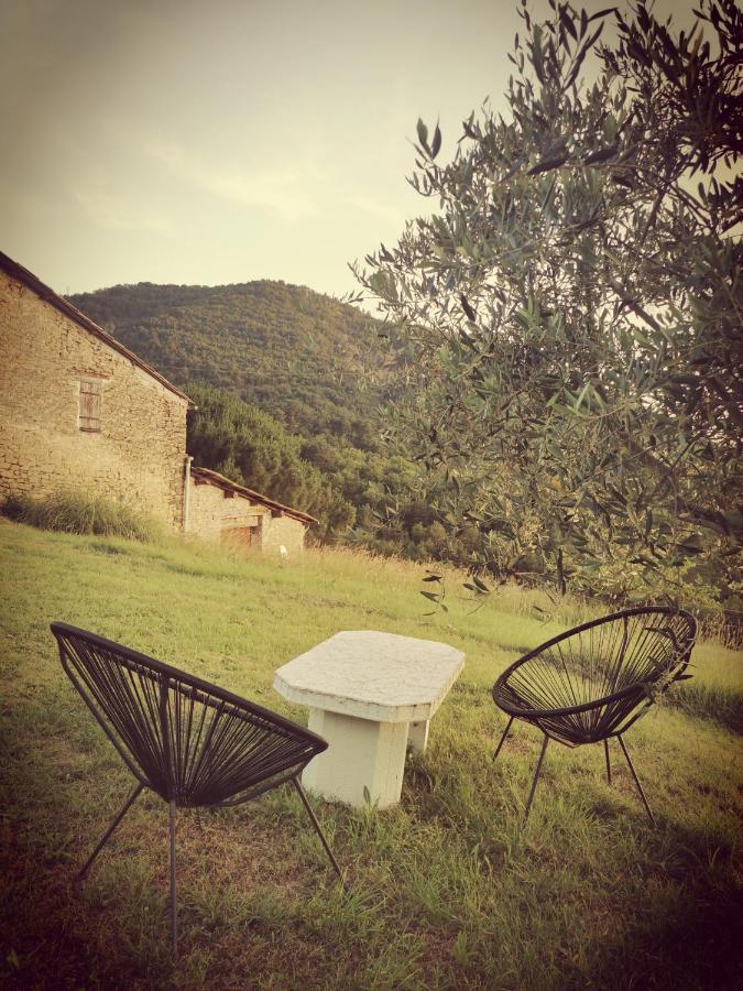 Charmant appartement dans corps de ferme AIGLUN - B&B